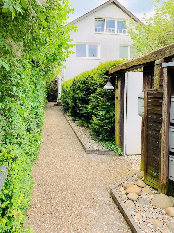Ferienwohnung An Der Uniklinik Mit Eigener Kueche Und Renoviertem Badezimmer Homburg  Ngoại thất bức ảnh