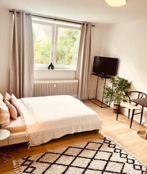 Ferienwohnung An Der Uniklinik Mit Eigener Kueche Und Renoviertem Badezimmer Homburg  Ngoại thất bức ảnh