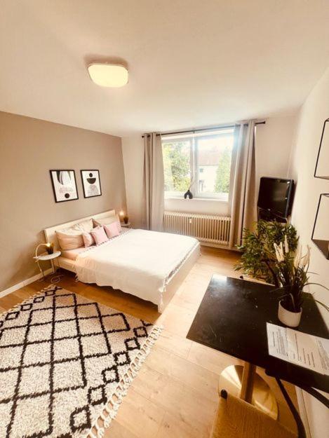 Ferienwohnung An Der Uniklinik Mit Eigener Kueche Und Renoviertem Badezimmer Homburg  Ngoại thất bức ảnh