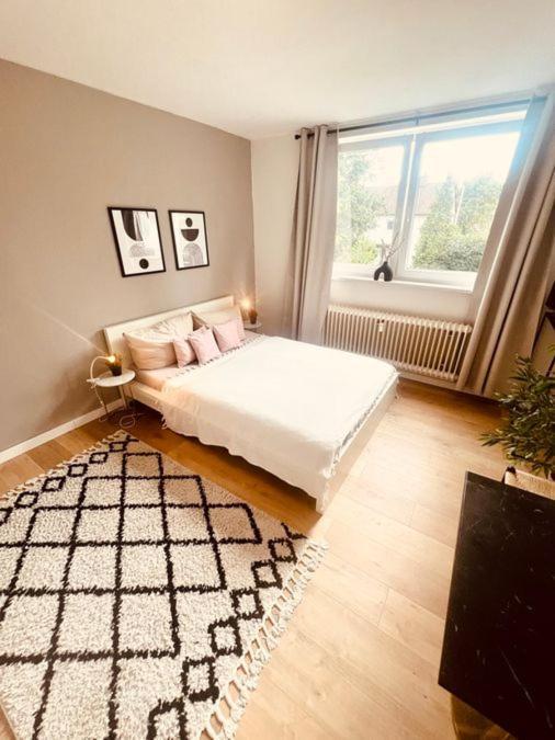 Ferienwohnung An Der Uniklinik Mit Eigener Kueche Und Renoviertem Badezimmer Homburg  Ngoại thất bức ảnh